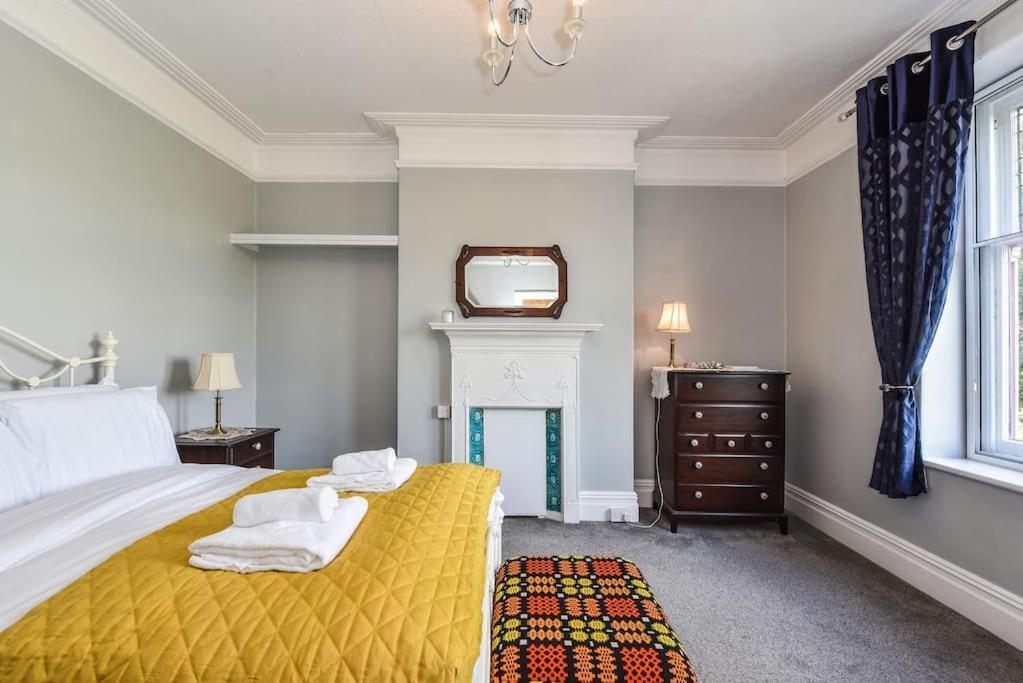Traditional 3-Bed Property In Pontcanna With Parking Cardiff Buitenkant foto