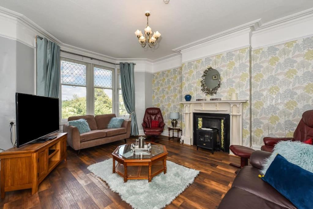 Traditional 3-Bed Property In Pontcanna With Parking Cardiff Buitenkant foto