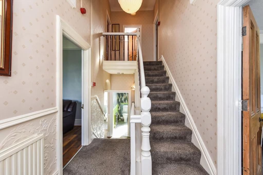Traditional 3-Bed Property In Pontcanna With Parking Cardiff Buitenkant foto