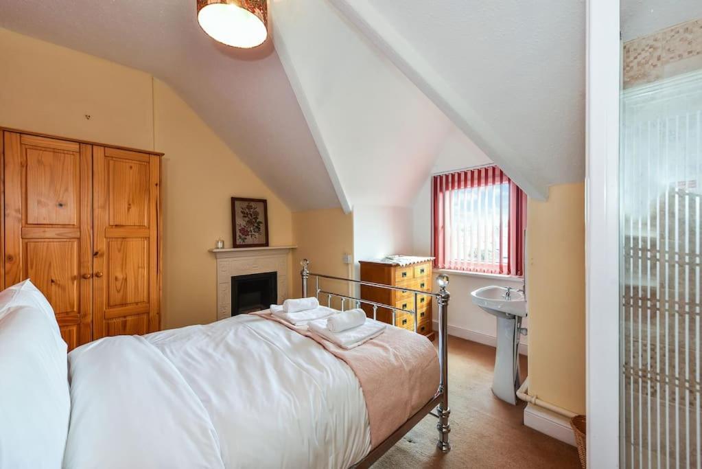 Traditional 3-Bed Property In Pontcanna With Parking Cardiff Buitenkant foto