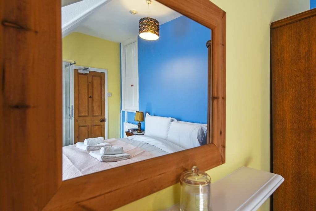 Traditional 3-Bed Property In Pontcanna With Parking Cardiff Buitenkant foto