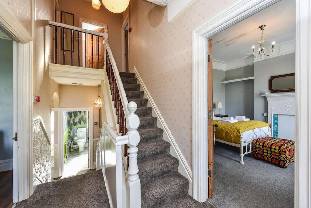 Traditional 3-Bed Property In Pontcanna With Parking Cardiff Buitenkant foto