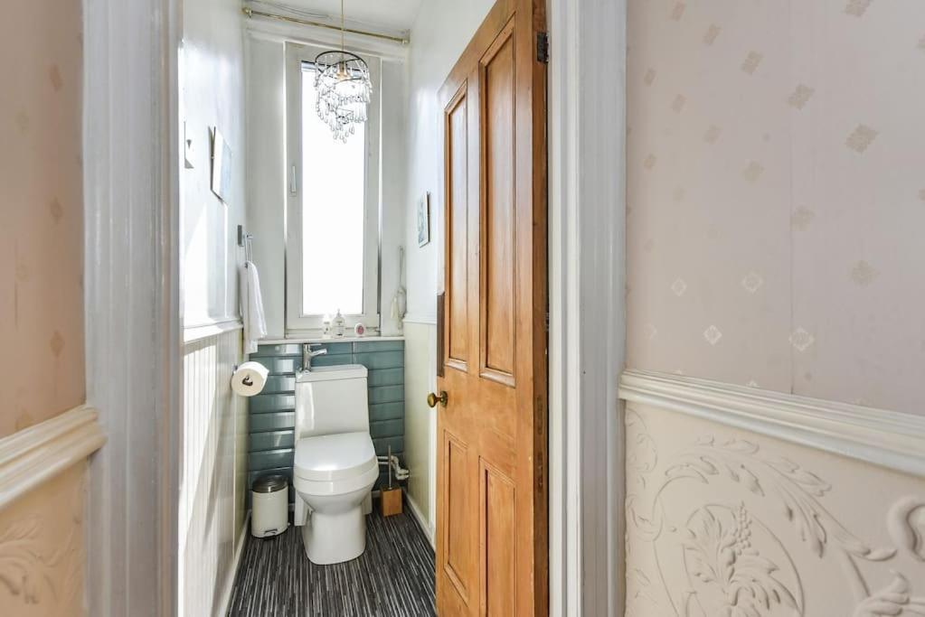 Traditional 3-Bed Property In Pontcanna With Parking Cardiff Buitenkant foto