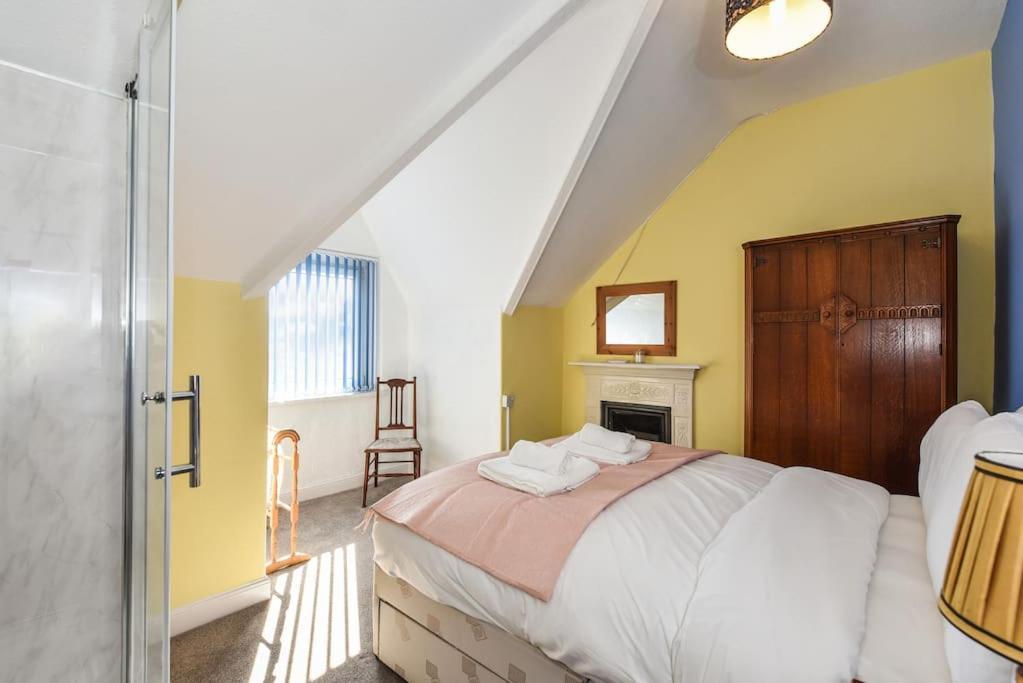 Traditional 3-Bed Property In Pontcanna With Parking Cardiff Buitenkant foto