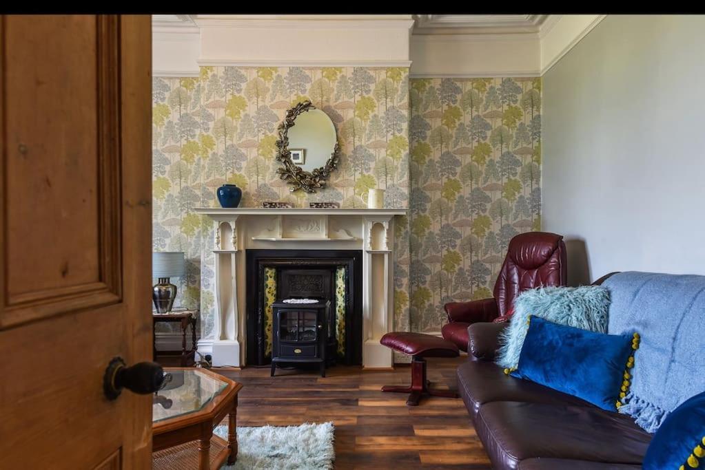 Traditional 3-Bed Property In Pontcanna With Parking Cardiff Buitenkant foto