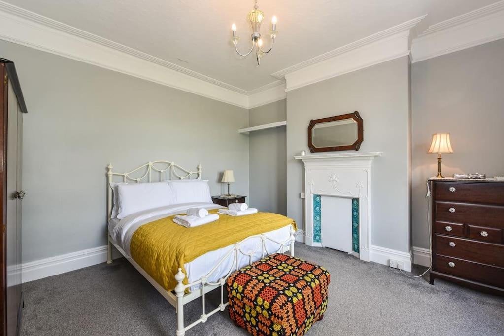 Traditional 3-Bed Property In Pontcanna With Parking Cardiff Buitenkant foto