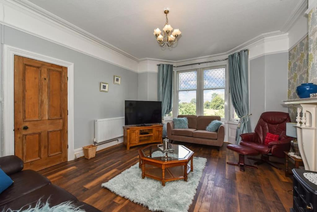 Traditional 3-Bed Property In Pontcanna With Parking Cardiff Buitenkant foto